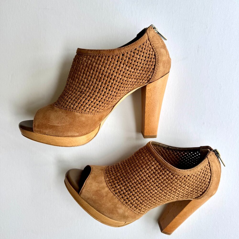 Banana Republic Tan Brown Woven Suede Peep Toe Ankle Bootie Heels Size 6